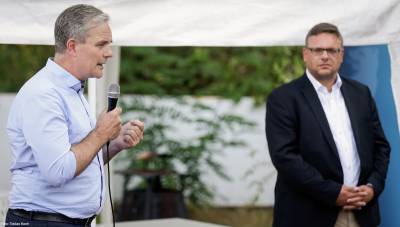 Burkard Dregger und Stephan Schmidt beim abschlieenden Gesprch mit den Brgern.