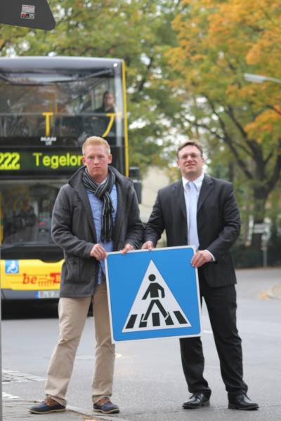 Nach jahrelangem Fordern konnte der Zebrastreifen am Falkenplatz 2013 endlich realisiert werden. 